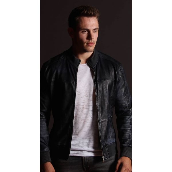 leger schwarze Lederjacke